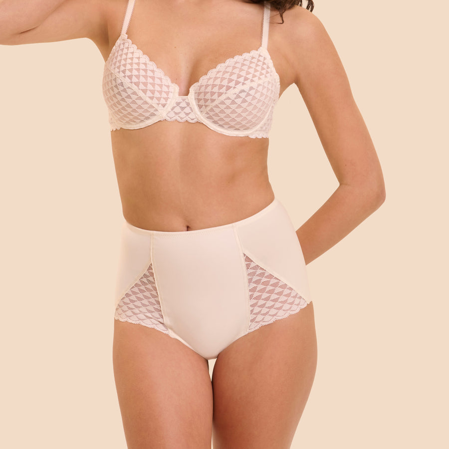 Simone Pérèle Subtile shapewear slip in rosé