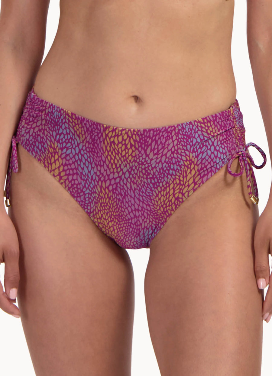 Cyell Burgundy Drops hoge bikinislip in bordeauxrood multicolor
